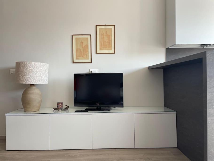 Suite De Rolandis Cin Itoo5Oo5C22Cdbezny Asti Buitenkant foto